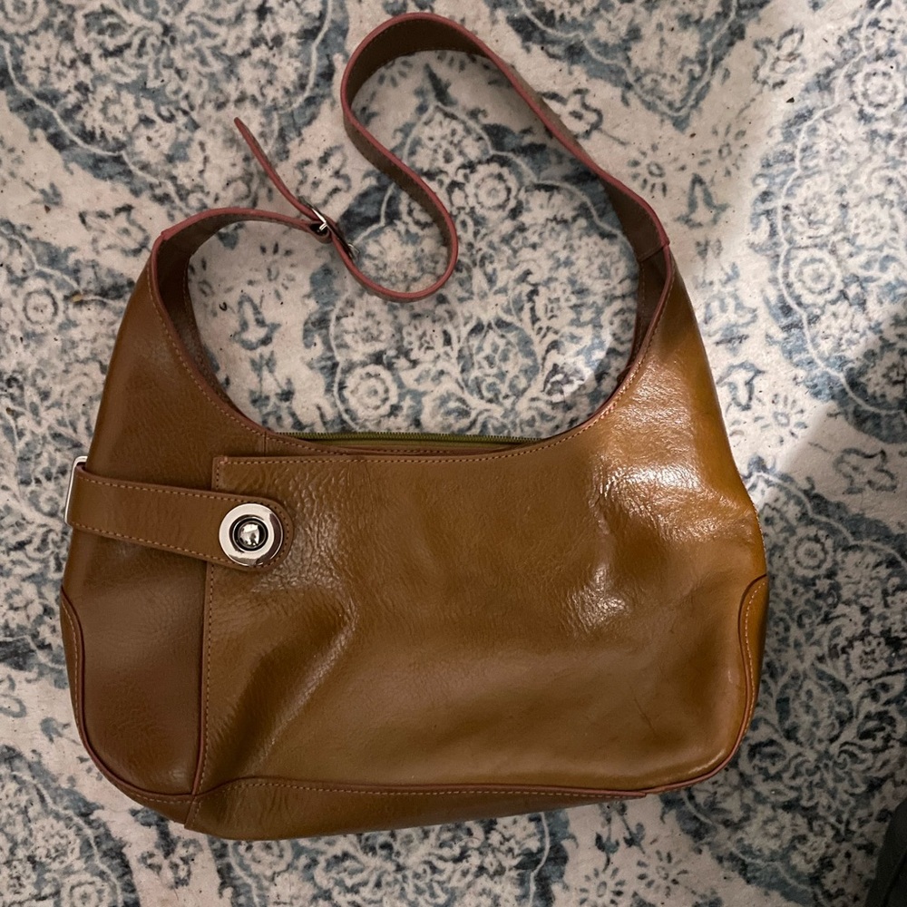 Wilsons Leather Brown Shoulder Bag with Classic Design